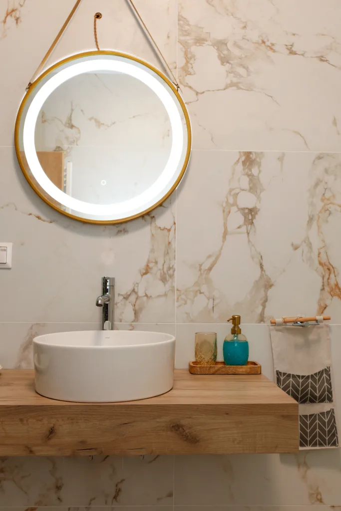 Άνετο και μοντέρνο μπάνιο